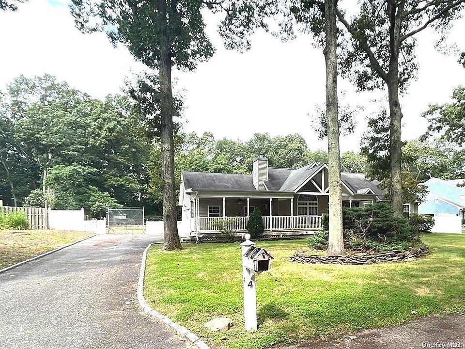 1st image of 4 Sorrento Court