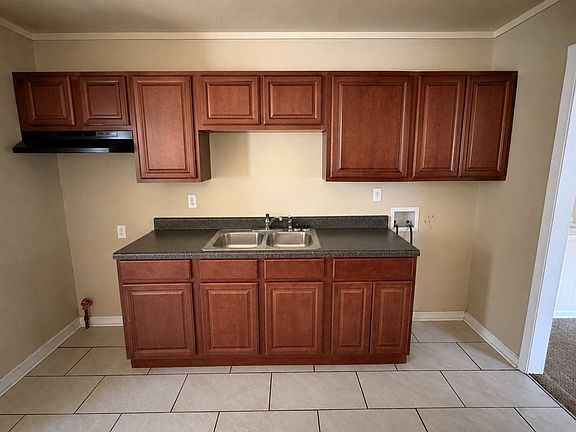 2nd image of 3546 Carney St