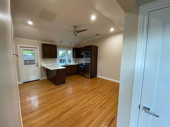 3rd image of 1923 Jefferson Ave #B