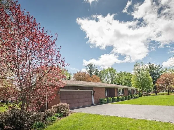 702 Wacker Dr, Yorkville, IL 60560