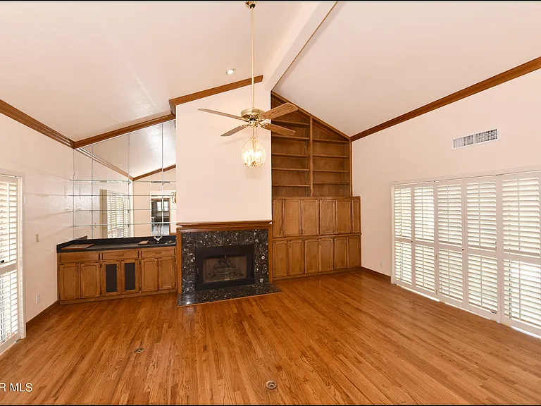 1004 Los Jardines Cir — Photo 7