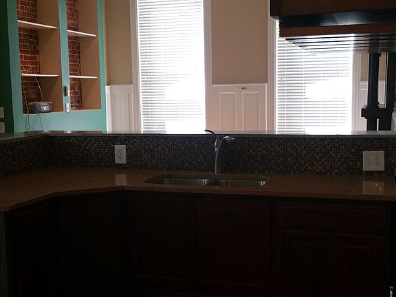 4th image of 2639 Ann Ave