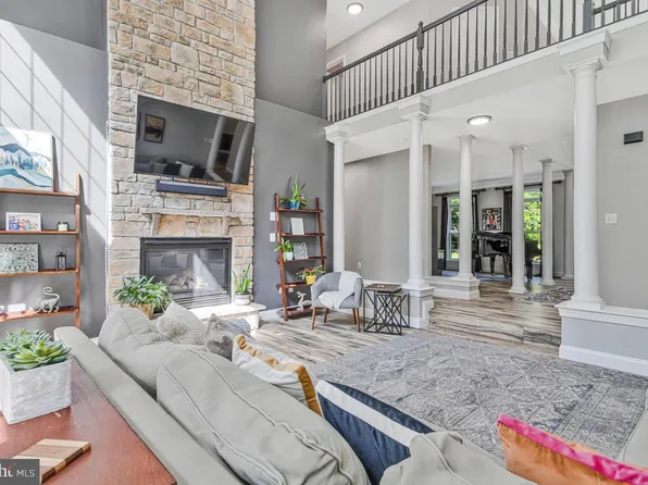 245 Persimmon Hills Ct, Sunderland, MD 20689