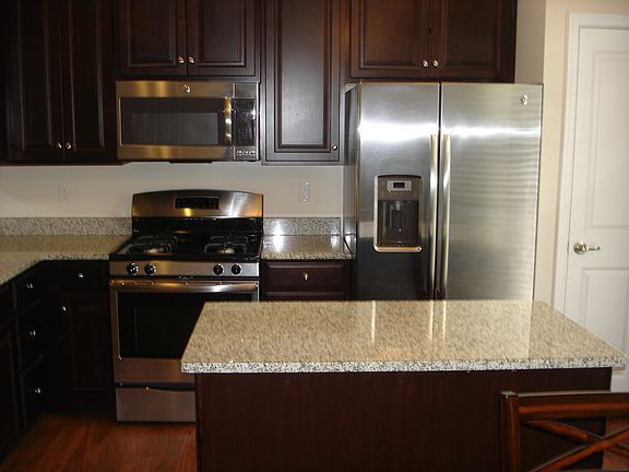 3rd image of 4369 Pickney Ln