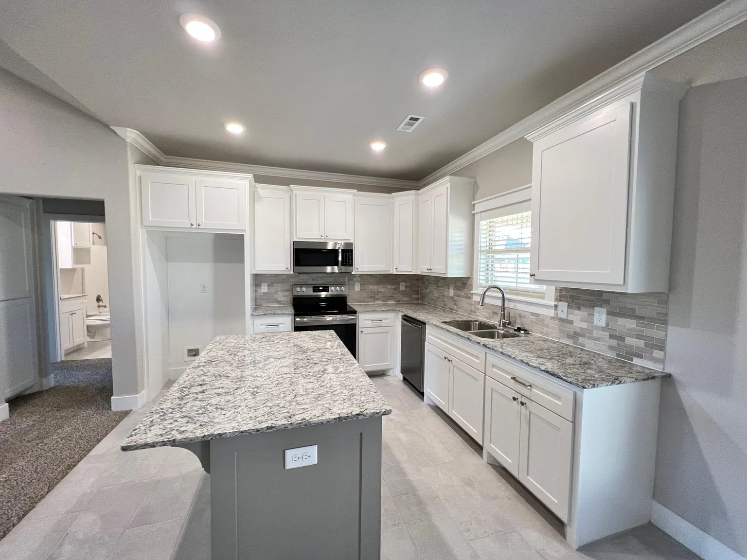 3 bed, 1624 sqft, $1,900 — Photo 4