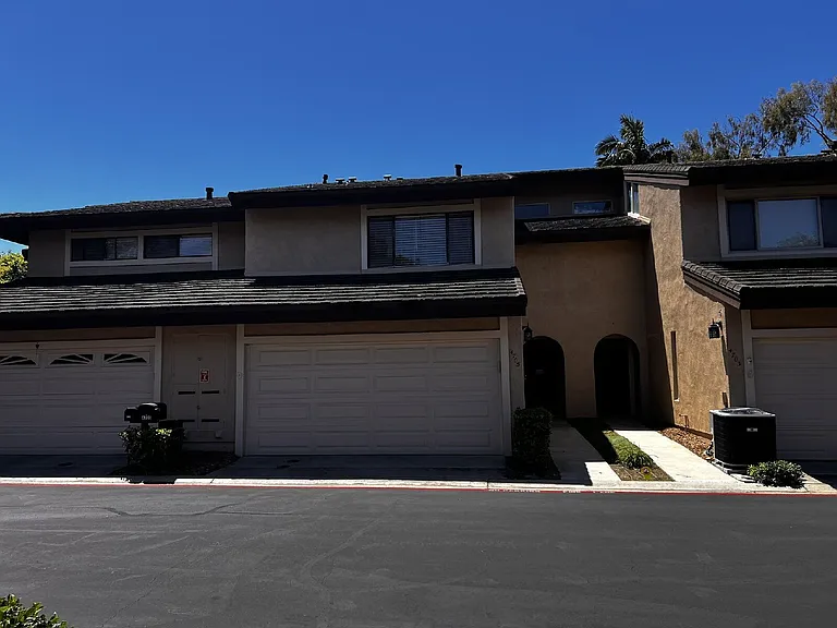 4705 Birchwood Cir — Photo 1