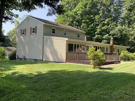 3rd image of 25 Edgewood Dr