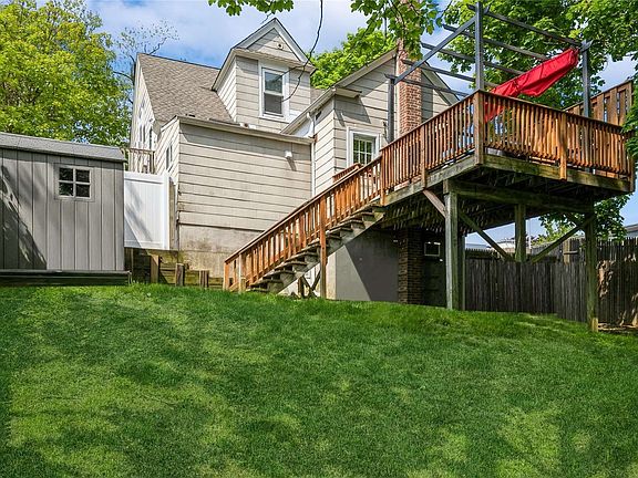 4th image of 12 Hillside Ave