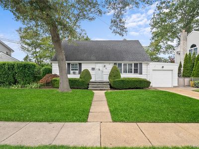 94 Charles Avenue, Massapequa Park, NY, 11762