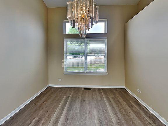 5th image of 2802 Arches Dr