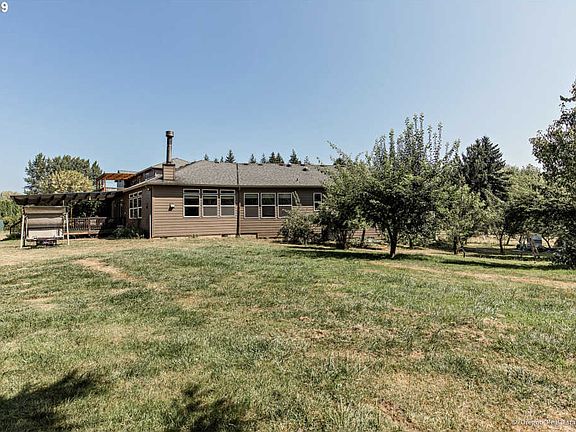 3rd image of 16710 NE 152nd Ave