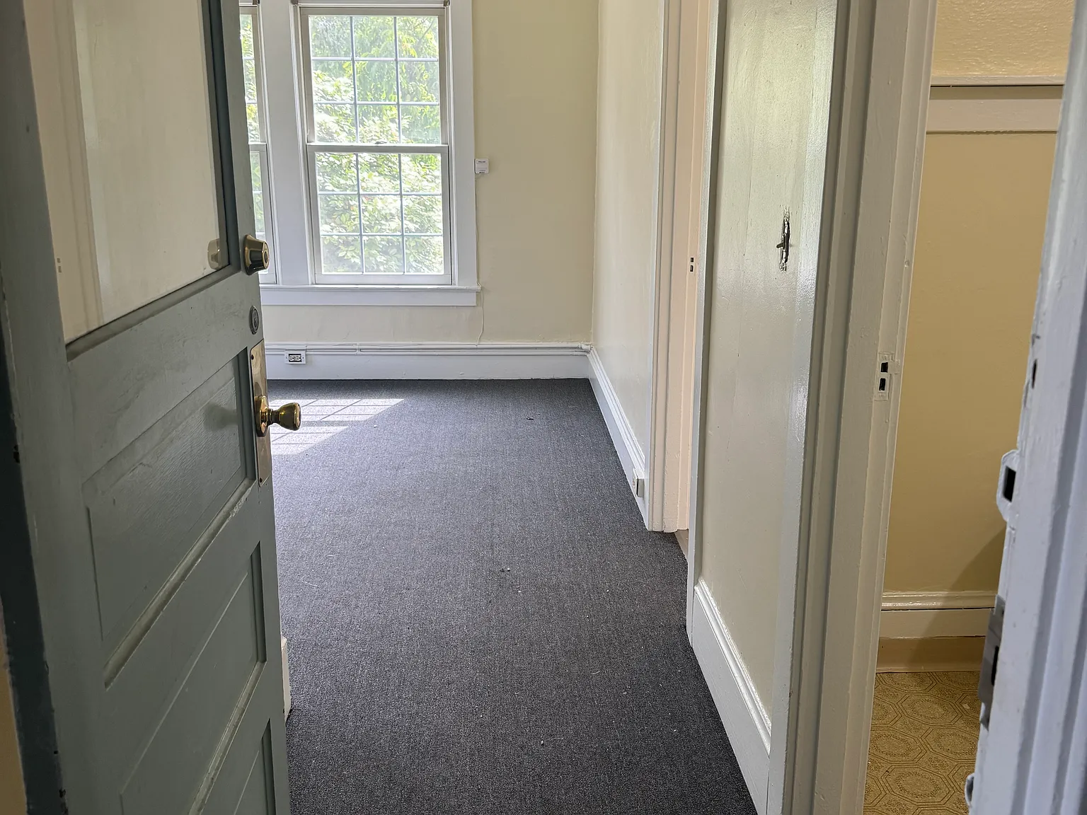 Studio, 400 sqft, $1,195 — Photo 2