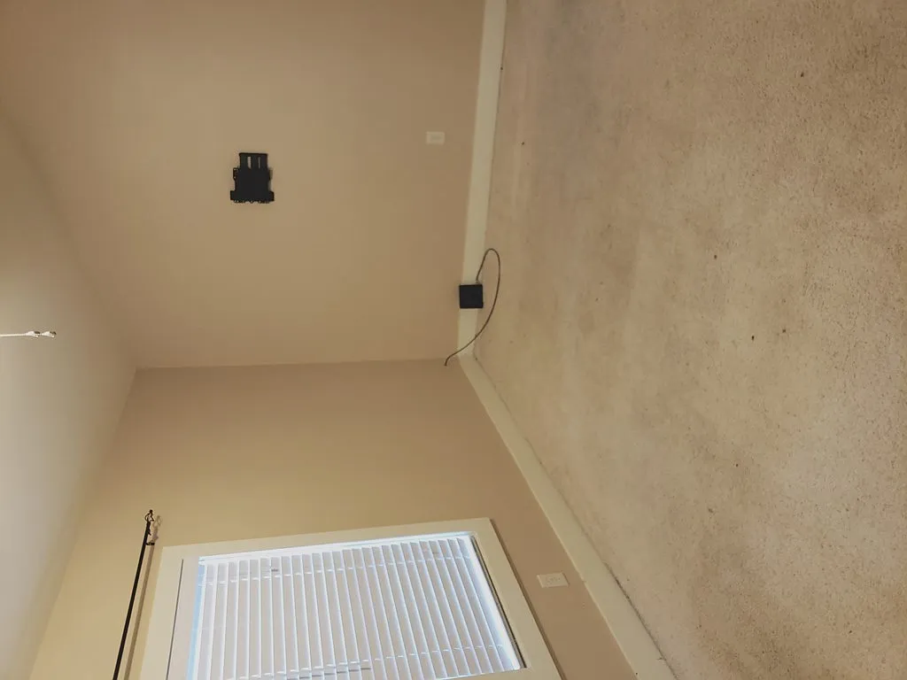 2 bed, 1.5 bath, 1084 sqft, $1,500 — Photo 2