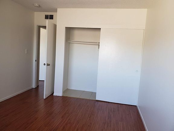 5th image of 511 W Berkeley Ct APT 4