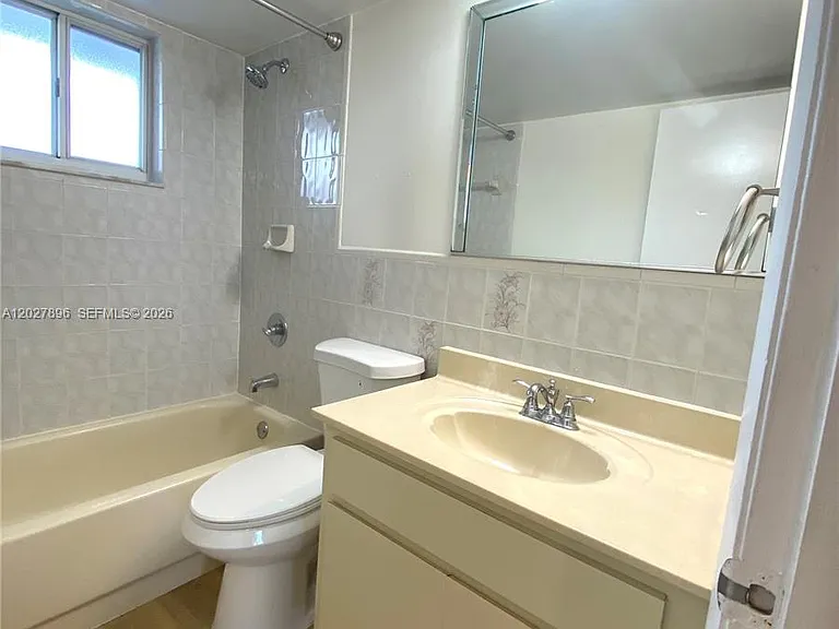 2212 W 74th St #101-28 — Photo 34