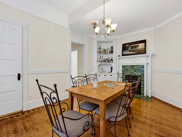 2522 N Burling St #2 — Photo 12