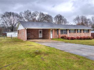 7 Terry Ln, Cartersville, GA 30121