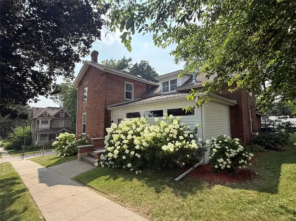 123 2nd Ave SW, Mount Vernon, IA 52314