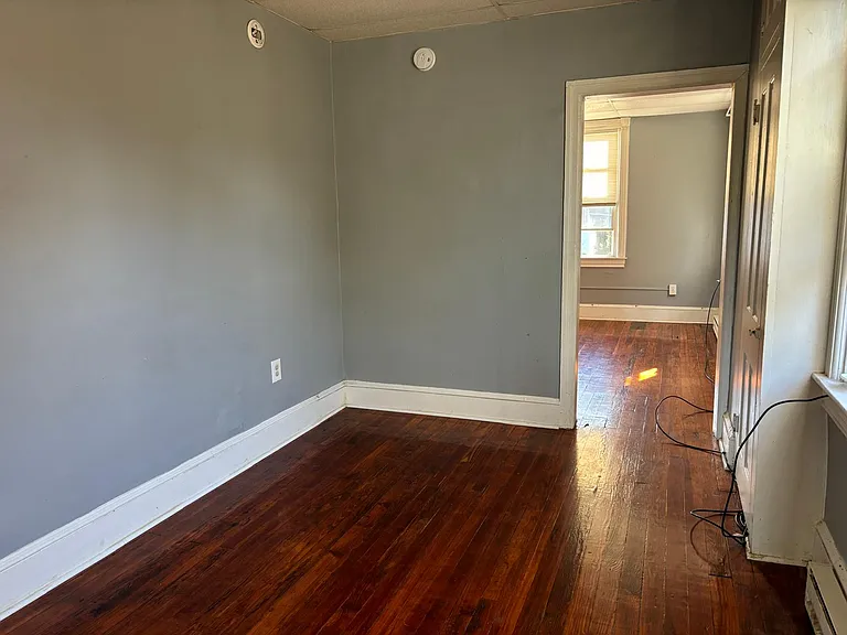 546 Salem Ave #1 — Photo 7