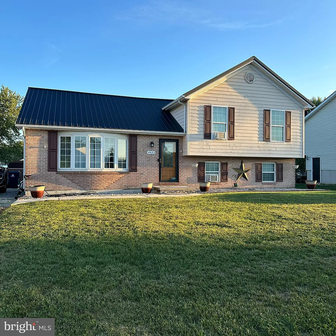 4423 Valley Cir photo 1