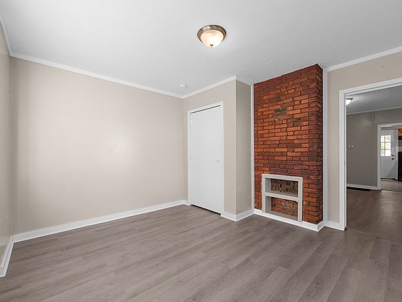 5th image of 240 Wilson St