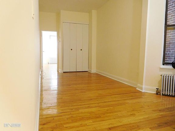 2nd image of 204 W 106th St APT 25