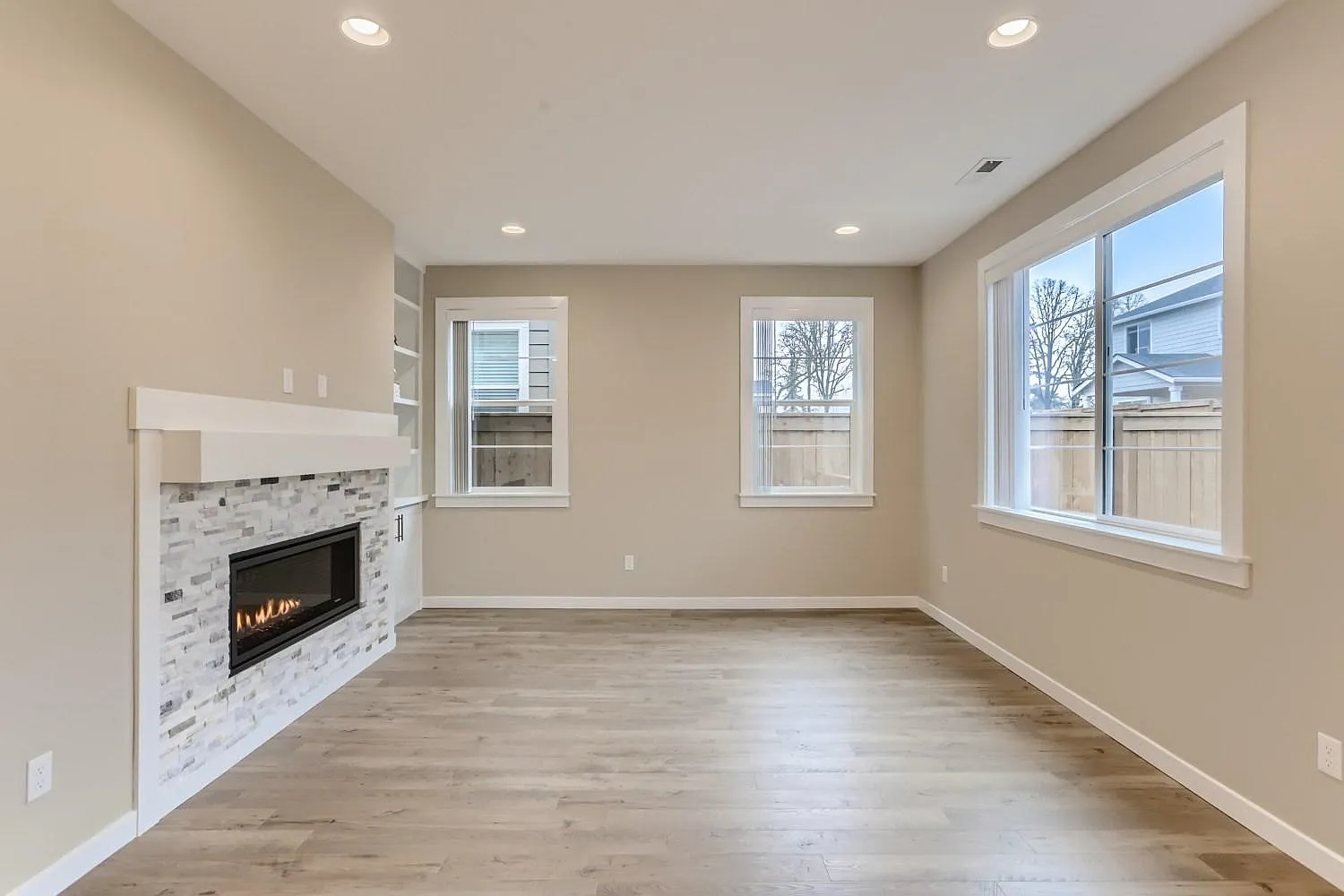 27644 SW Marigold Ter — Photo 3