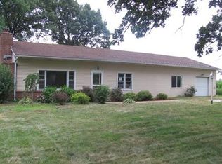 281 S Hieland Rd, Saint Anne, IL 60964
