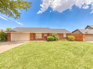 105 Mitchell Dr, Elk City, OK 73644