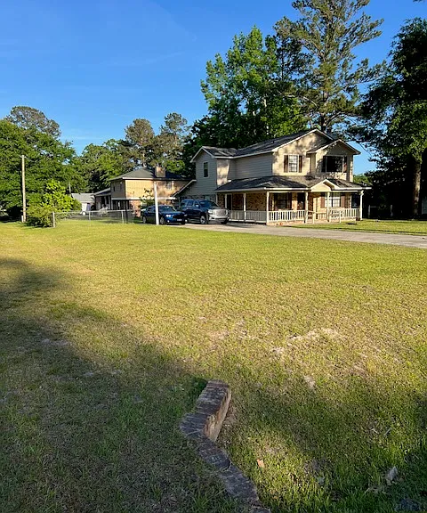 1410 Brittney Ln — Photo 26