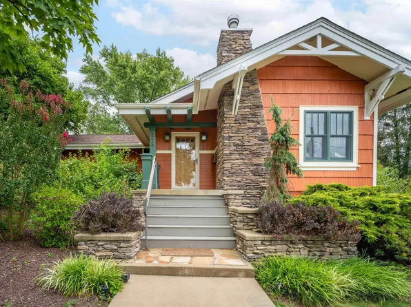 895 Fairfax Dr, Morgantown, WV 26505