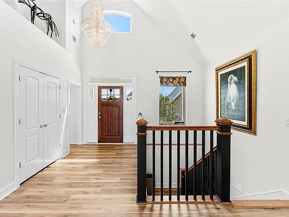 4th image of 134 Yorkshores Ln