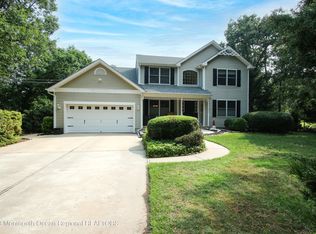 435 Oak Ave, Manahawkin, NJ 08050