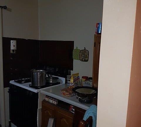 5th image of 1026 E 6th St