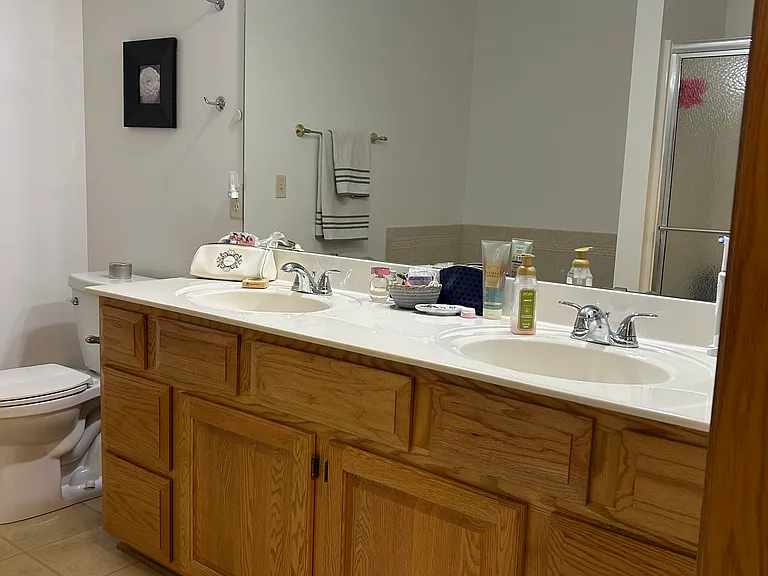 449 N Westmount Dr — Photo 7