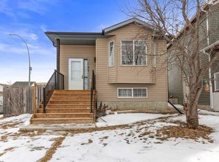 102 W Martin Crossing Grv NE, Calgary, AB T3J3M5
