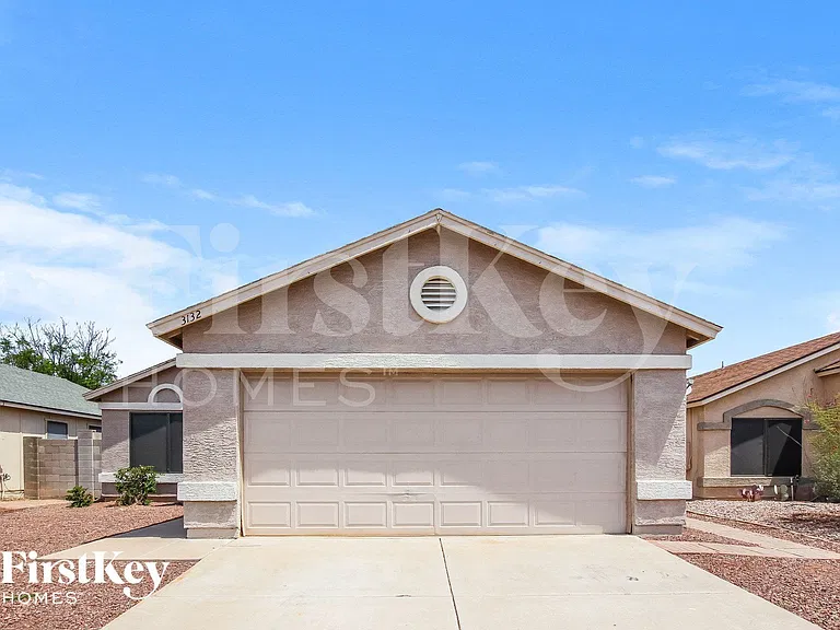 3132 W Robin Ln — Photo 2