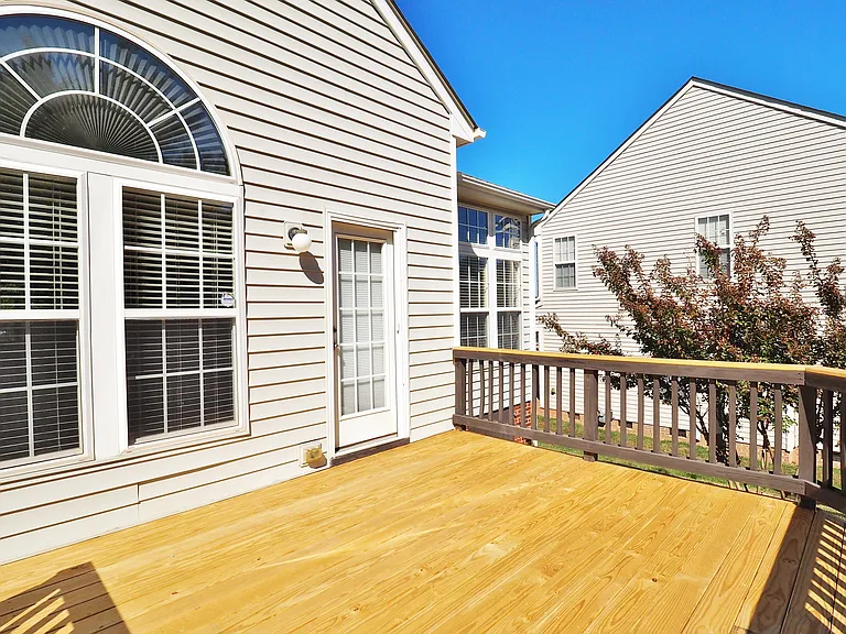 6860 Lakecrest Ct — Photo 23