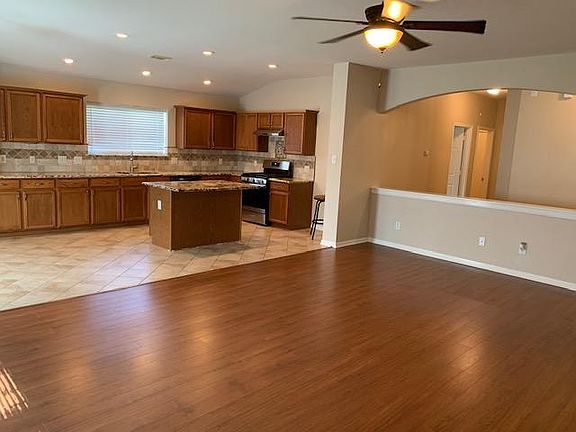 5th image of 541 Small Cedar Dr