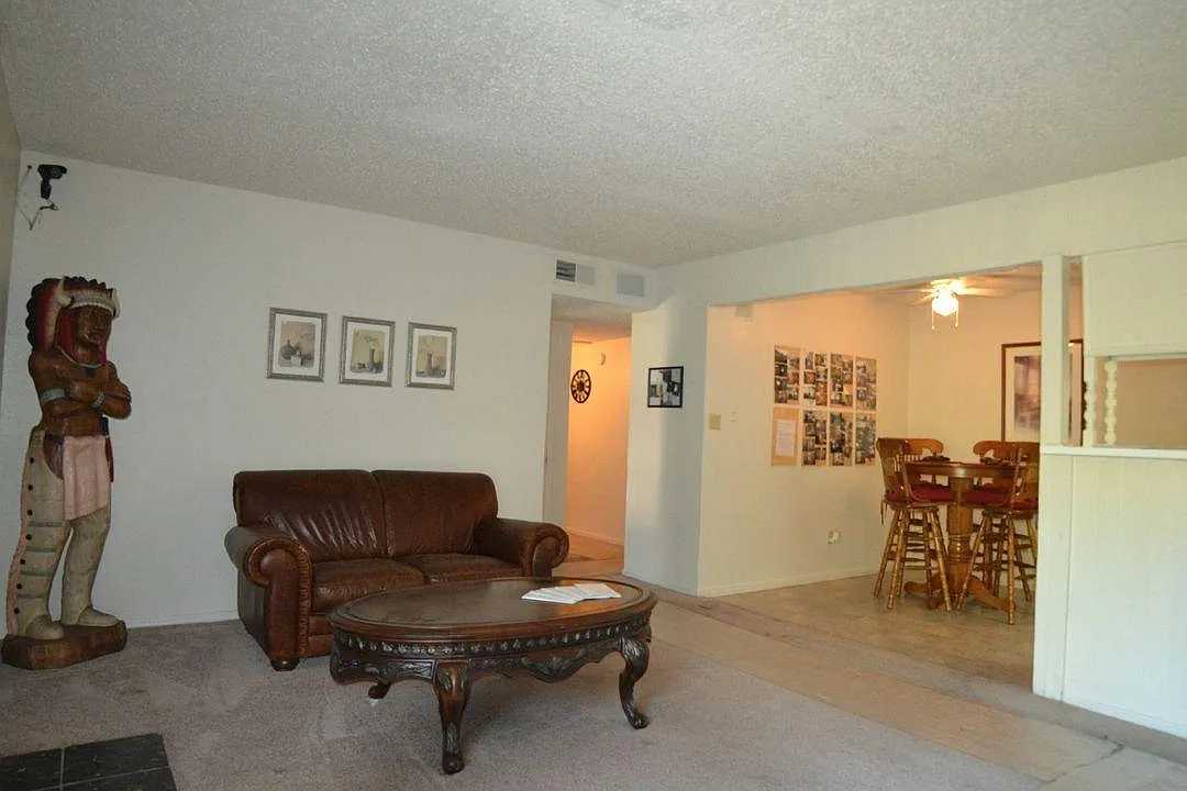 Brentwood Pointe — Photo 4