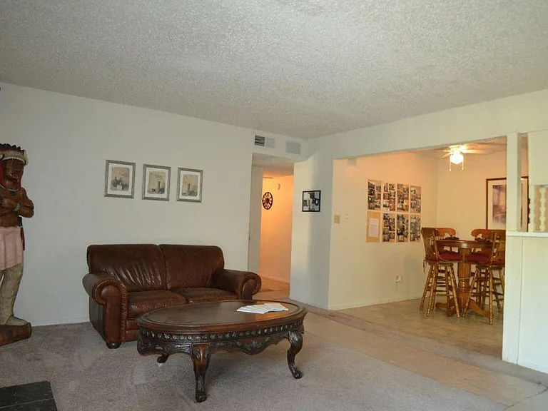 Brentwood Pointe — Photo 4