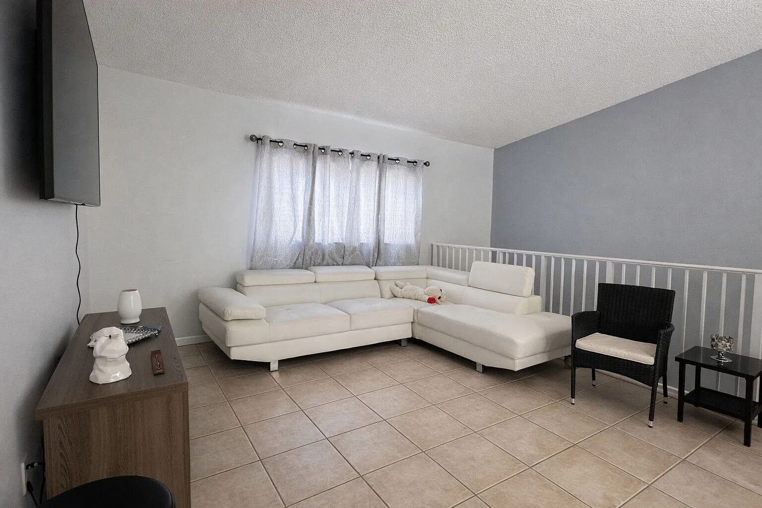 2 bed, 2.0 bath, 925 sqft, $2,200 — Photo 3