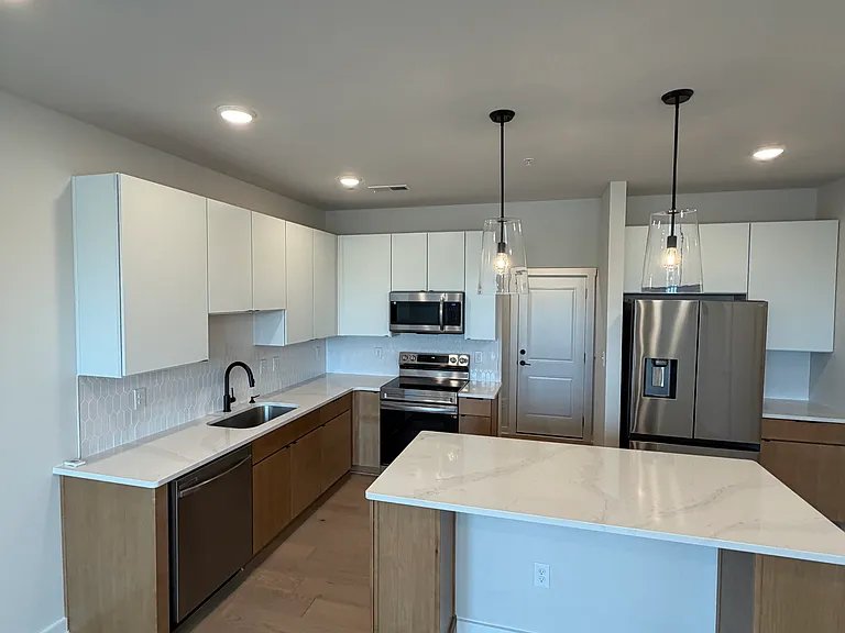 3436 Carlton St #7B — Photo 6