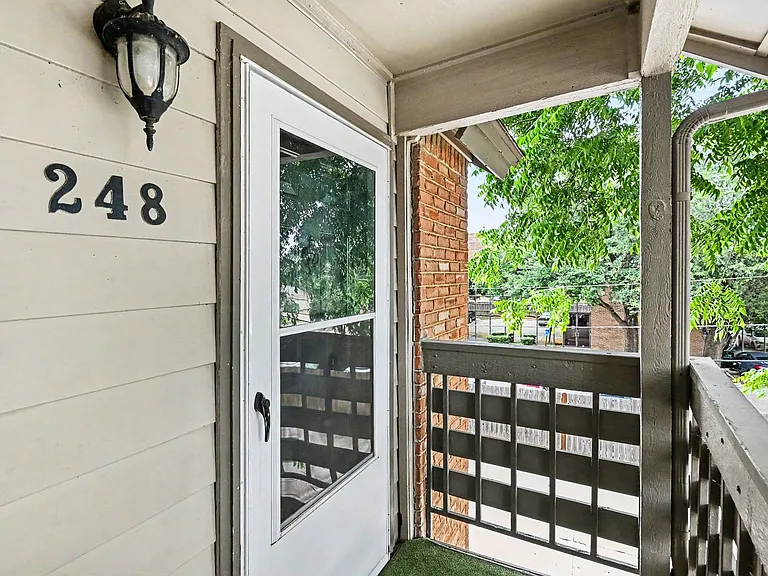248 Jefferson Pkwy — Photo 2