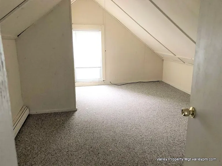 697 Main St #3 — Photo 4