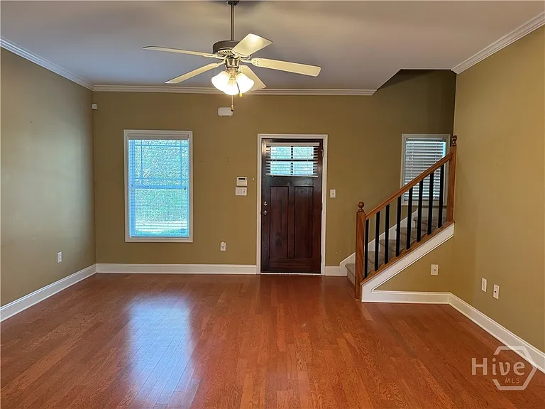409 Whitehall Rd — Photo 2