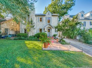 110 Parklane Dr, Olmos Park, TX 78212