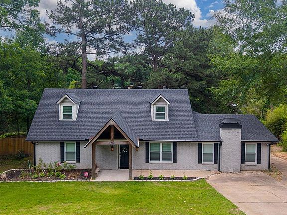 2nd image of 28 Arcadia Cir