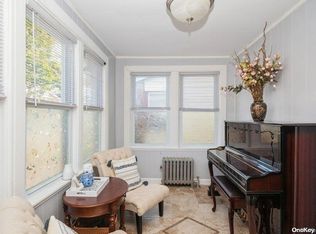11226 209th St, Queens Village, NY 11429
