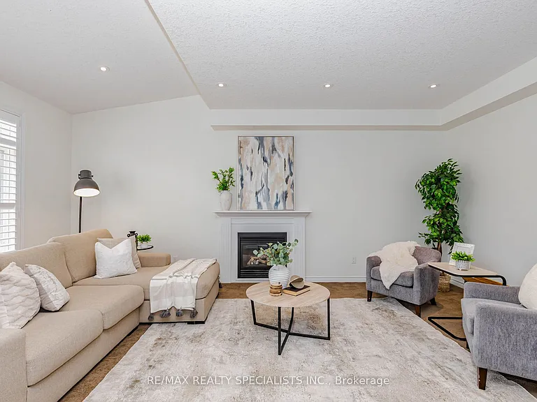 117 Norma Cres #MAIN UPPER — Photo 8